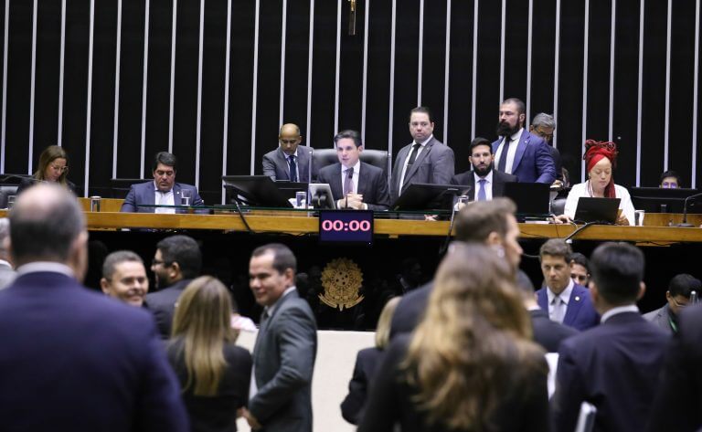 Motta diz que fim da escala 6×1 será debatida por meio de PEC