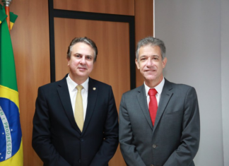 Ministro da Educação, Camilo Santana, assina ordem de serviço para obras no HU-Univasf Petrolina nesta quarta (4)