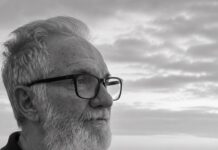 Morre, aos 78 anos, Raimundo Carrero, escritor autor da Perna Cabeluda