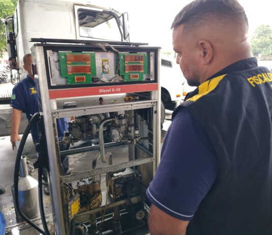 Operação fiscaliza postos de combustíveis e identifica irregularidades em Pernambuco