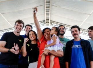 Em Petrolina, governadora Raquel Lyra entrega habitacional de 200 apartamentos em parceria com o governo federal
