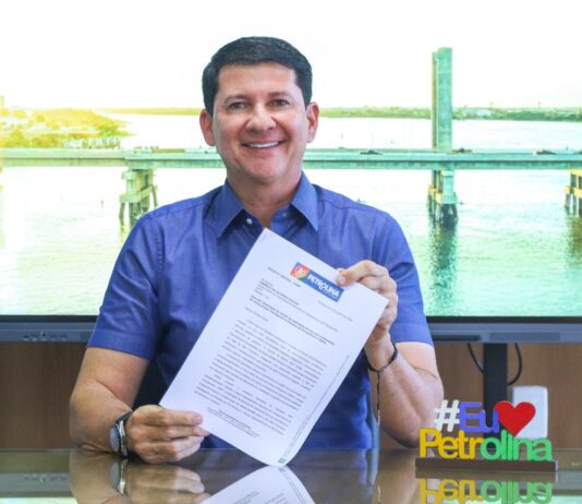 Prefeito Simão oficializa pedido de construção de nova ponte Petrolina-Juazeiro junto ao Governo Federal