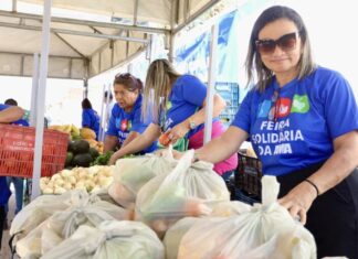 Feira Solidária da AMA leva alimentos gratuitos a famílias do bairro Antônio Guilhermino