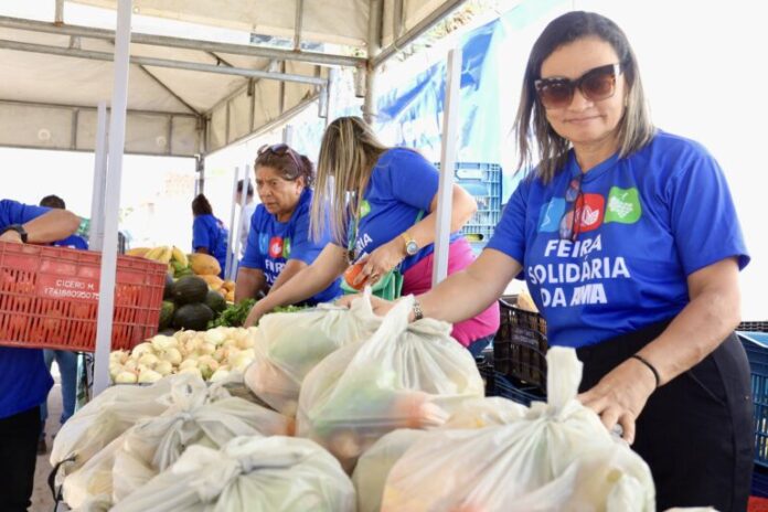 Feira-Solidaria-da-AMA-Fotos-Anamaue-3-768x512