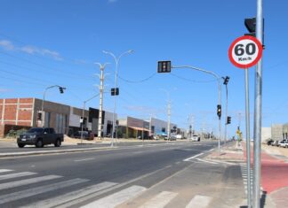 Novo semáforo é instalado na Avenida Transnordestina em Petrolina